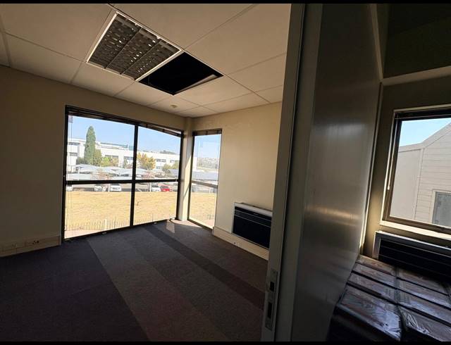 256M² OFFICE TO LET IN NOORDWYK